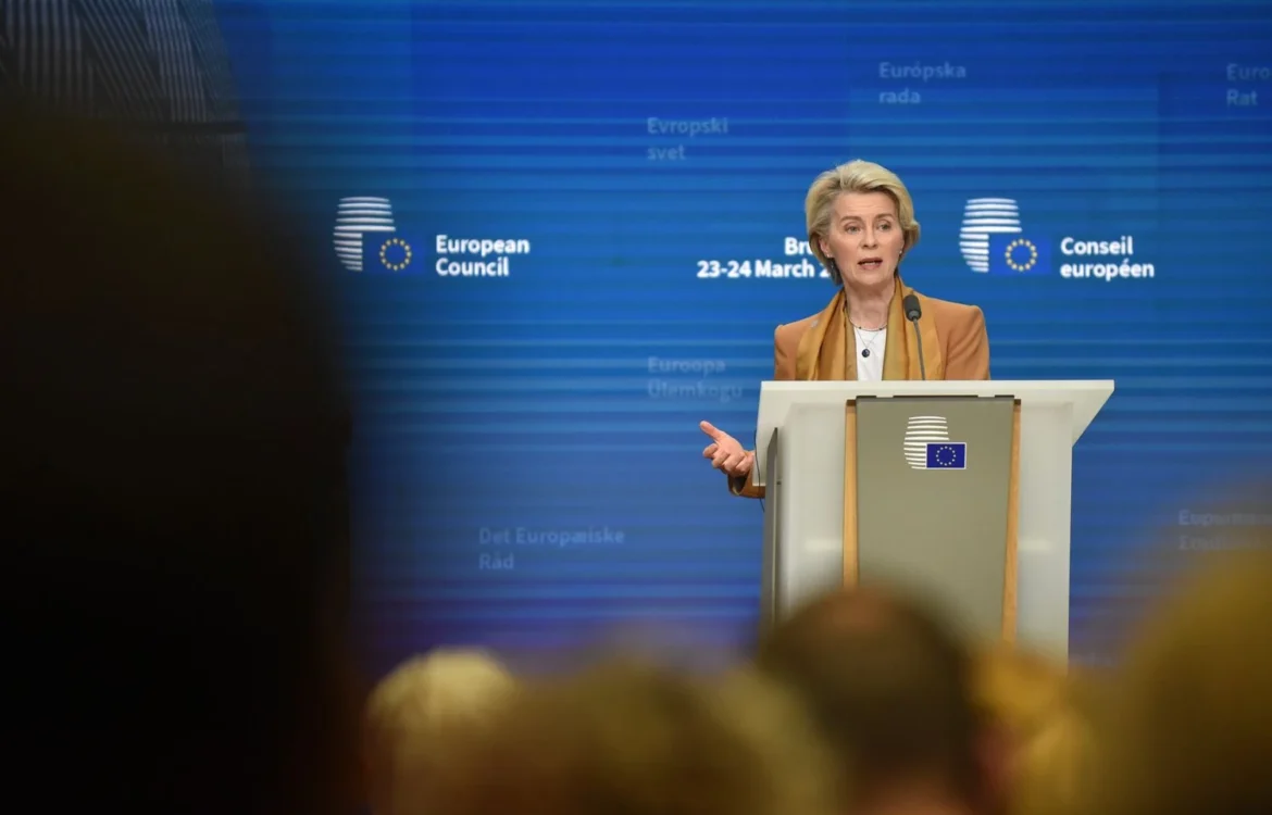 Фон дер Ляєн відкрила двері для спільного боргу ЄС для України замість російських активів