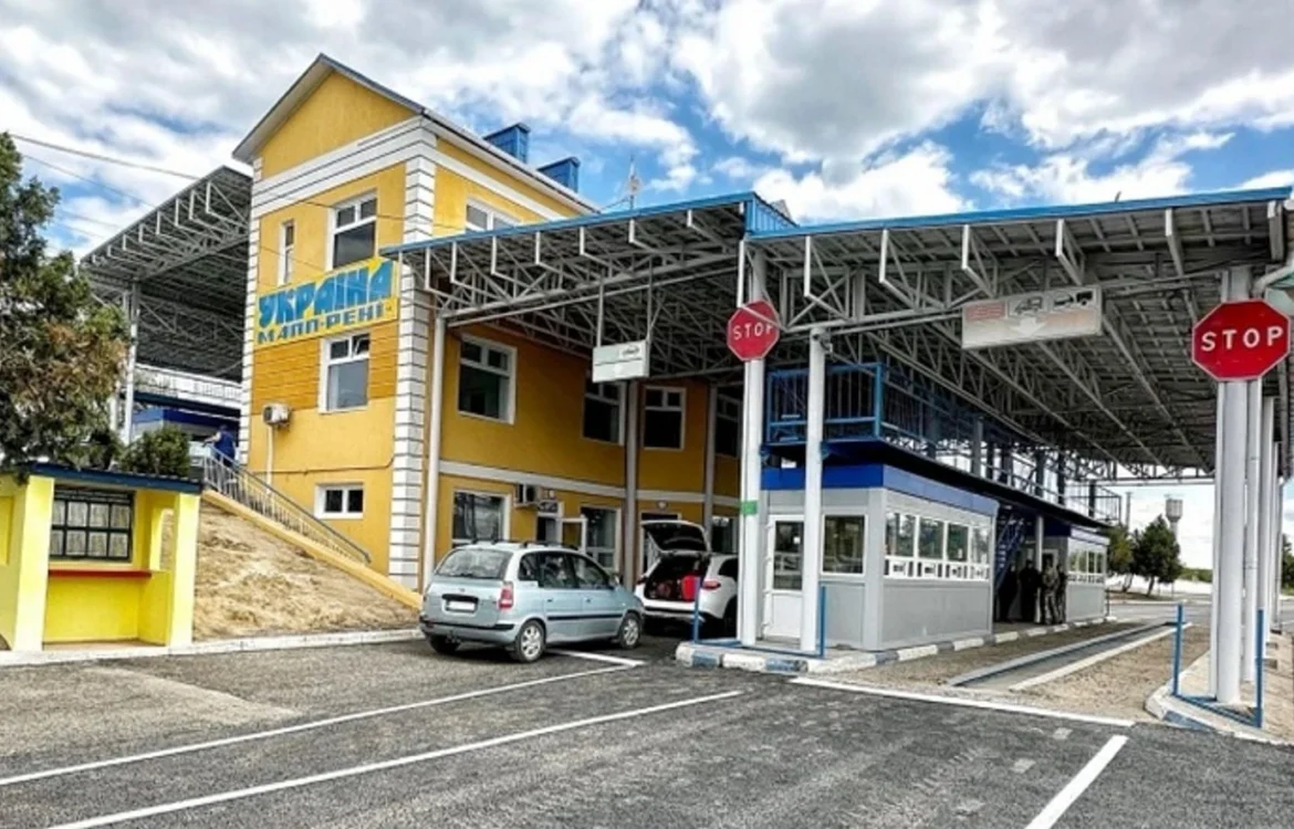 Транспортний колапс на кордоні в Одеській області: які пункти пропуску доступні для вантажівок та автобусів, а які вже перевантажені