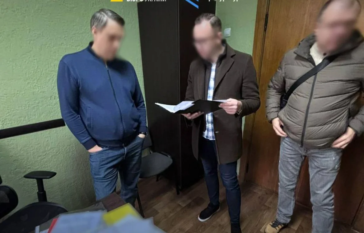 30 тис. доларів за забудову в Луцьку: САП та НАБУ викрили депутатів обласної і міської рад на корупції