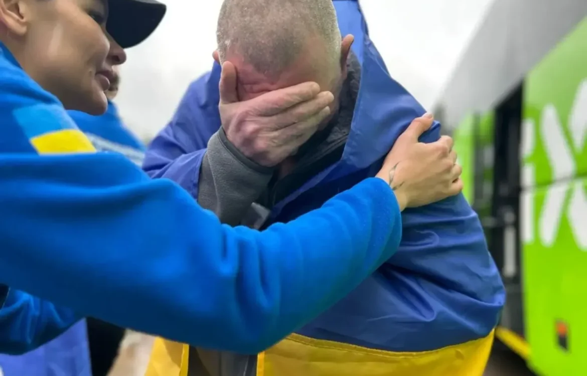 Звільнені з російського полону українці отримають 50 тисяч гривень виплати: покроковий алгоритм