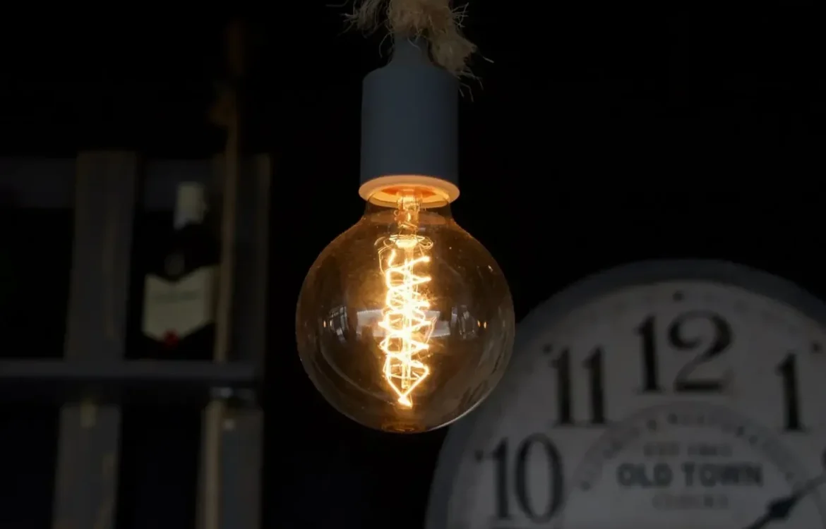 Відключення світла 29 грудня: ДТЕК опублікувало графіки для двох областей і Києва