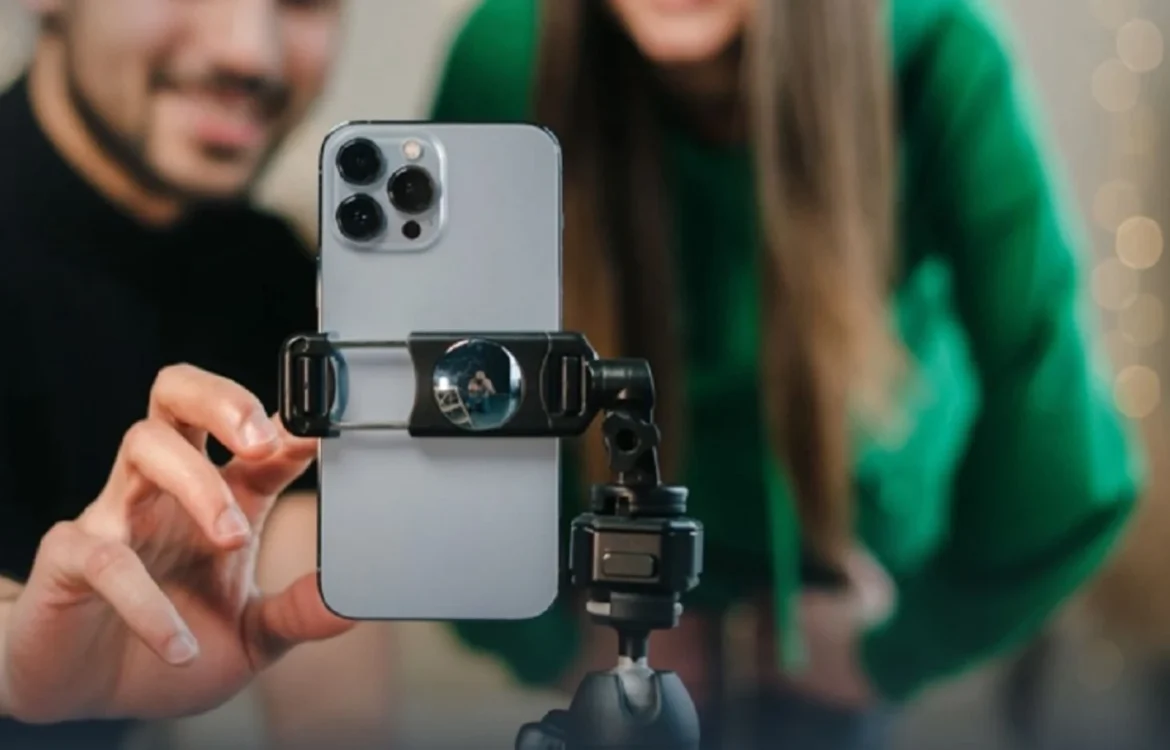 російських блогерів змушують поширювати пропагандистську рекламу - ЦПД