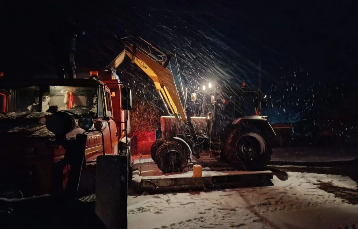 Негода в Україні: кількість ДТП подвоїлася за дві години, зі снігових заметів уже витягують автівки