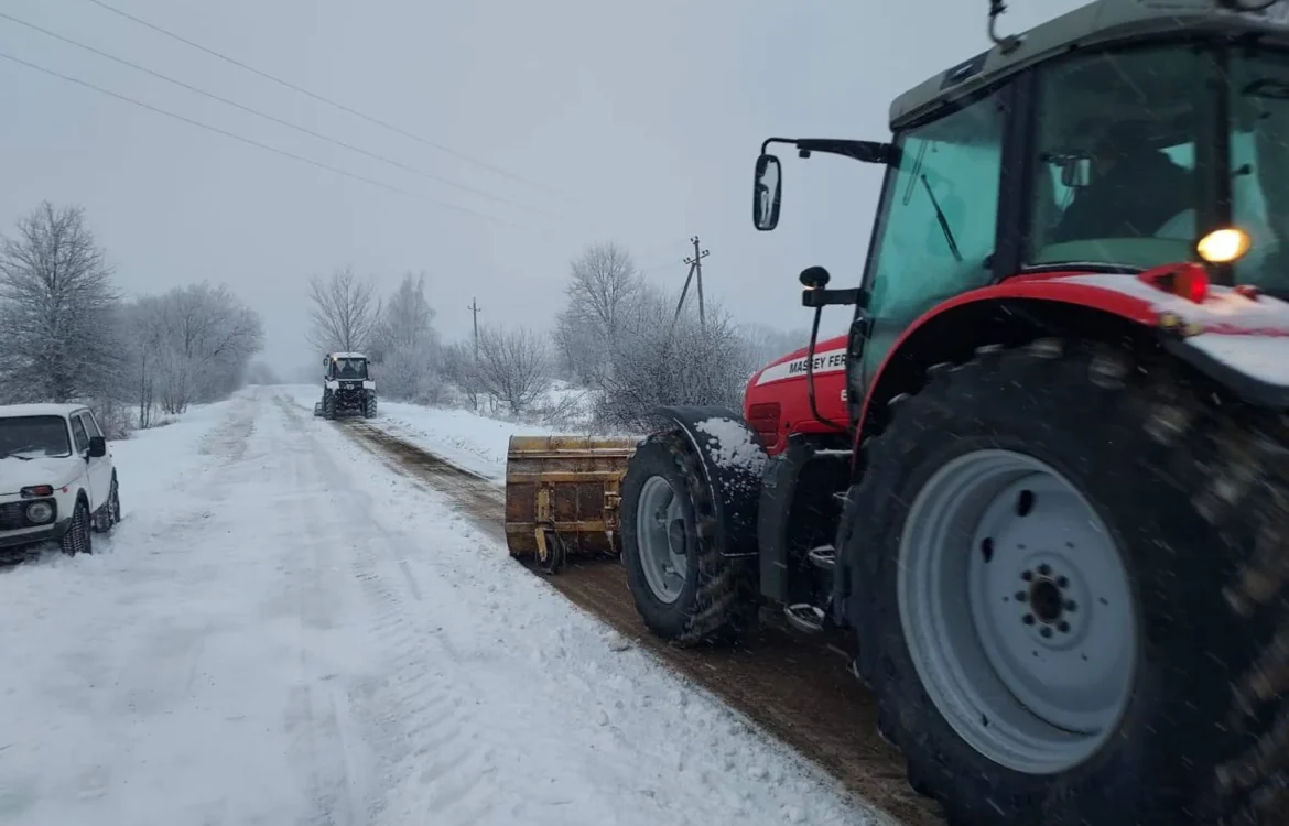 Снігопади вирують у семи регіонах, обмеження для вантажівок ввели у ще одній області, але скасували на Прикарпатті