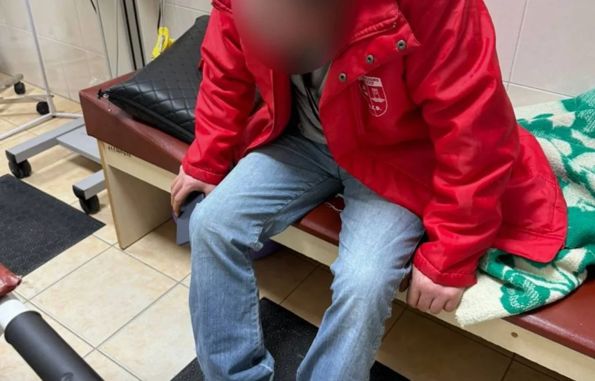 Прикордонники врятували порушника, який провалився під лід на кордоні з Румунією