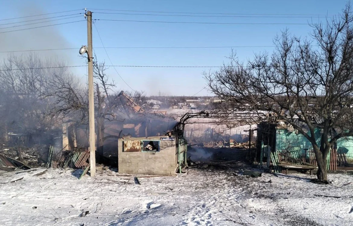 Внаслідок ворожих обстрілів на Донеччині постраждало двоє людей, пошкоджено 29 цивільних обʼєктів - Нацполіція