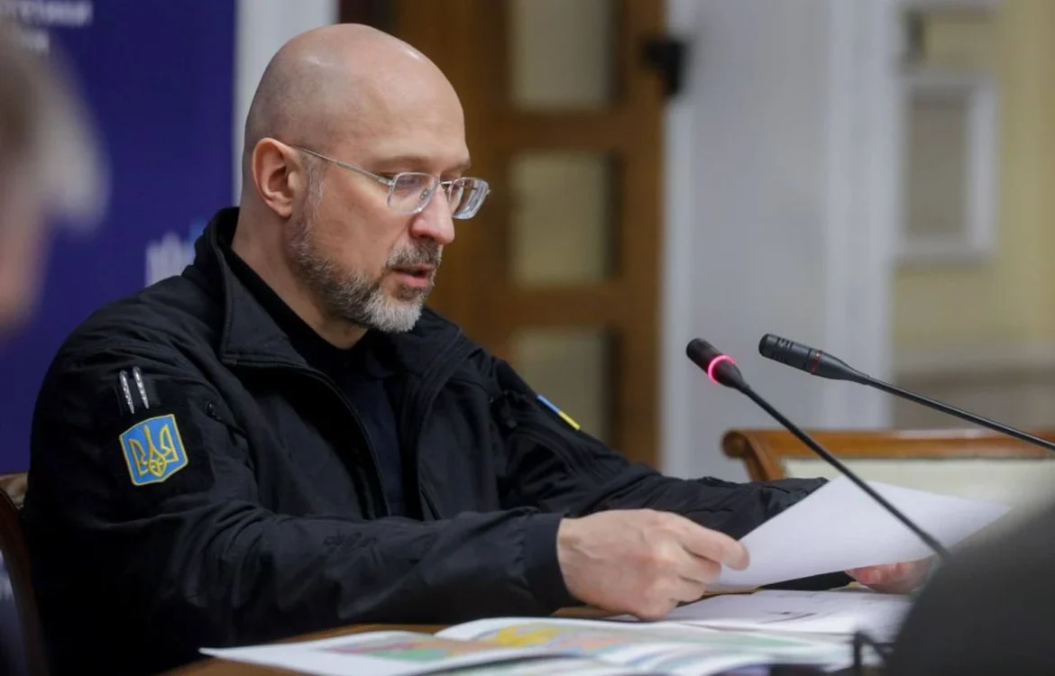 У Києві відновлюють тепло у 143 будинках: до роботи стали додаткові ремонтні бригади від Укрзалізниці та з інших регіонів