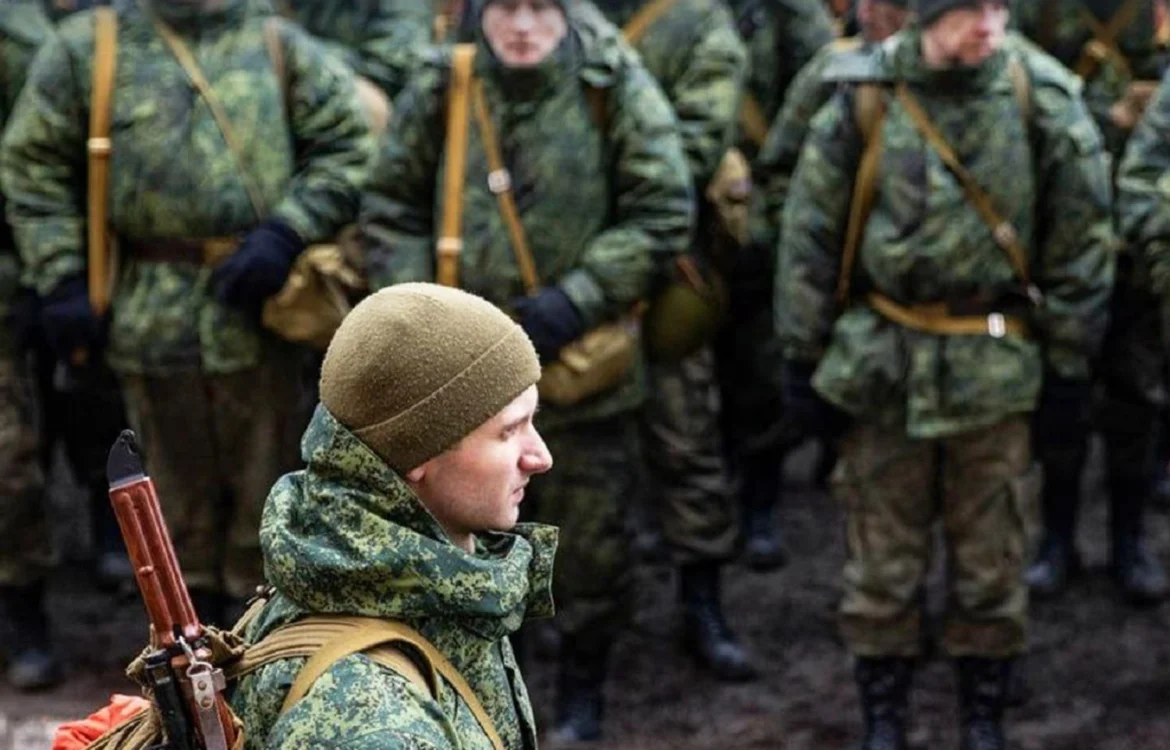 ЦПД: росія проводить тотальну мобілізацію на Донбасі, використовуючи людей як "гарматне м