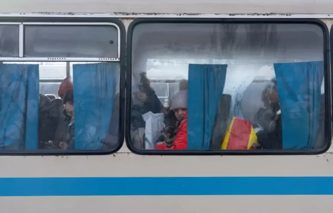 Майже 2,6 мільйона українських дітей стали переселенцями через війну - ЮНІСЕФ