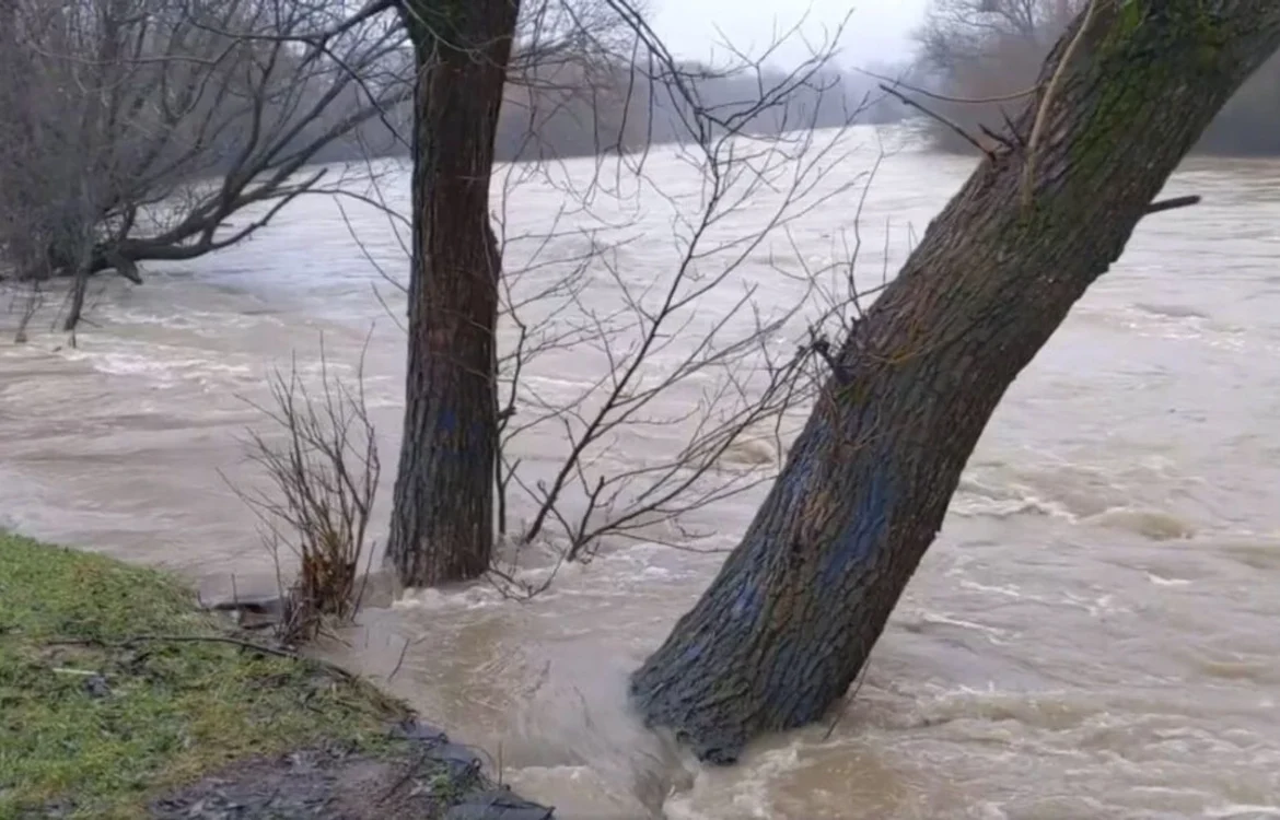 Кабмін доручив підготувати необхідні ресурси для проходження і подолання наслідків повеней навесні
