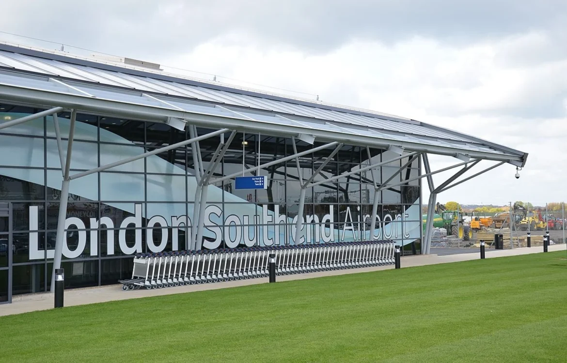 У Британії з’ясовують, чи пов’язані аеропорти Лондона з торгівлею людьми у справі Епштейна