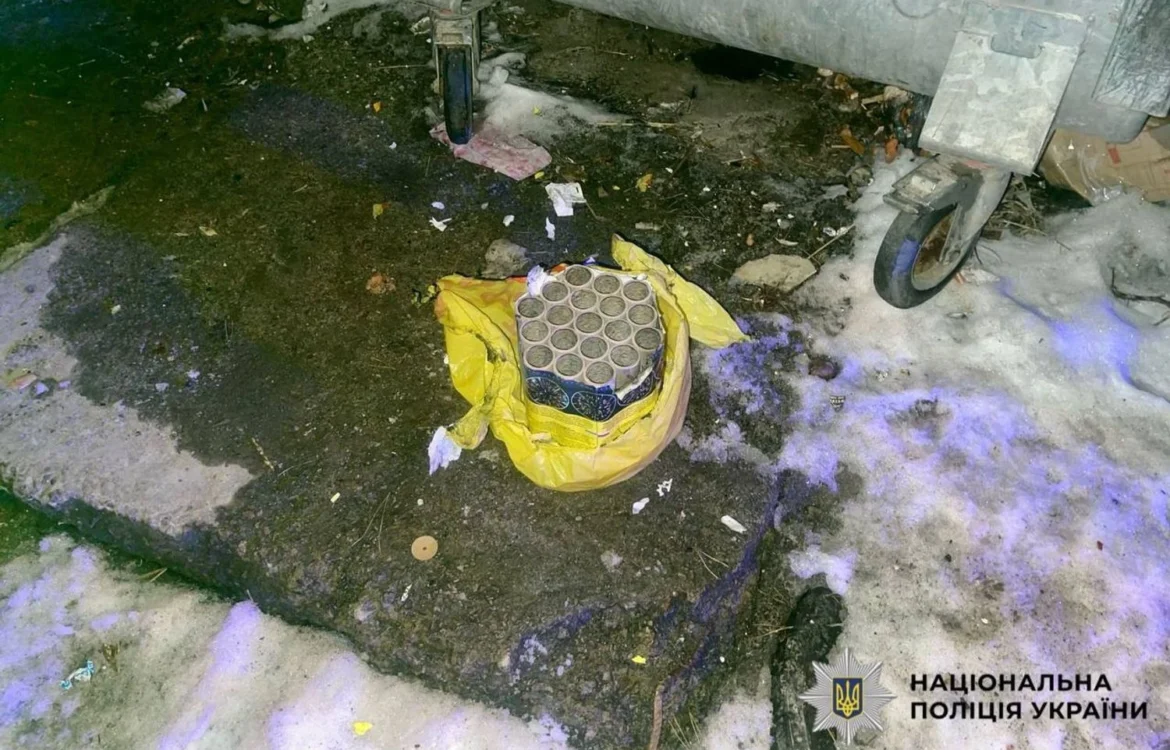 Невідомі запустили феєрверк під Києвом, поліція шукає причетних