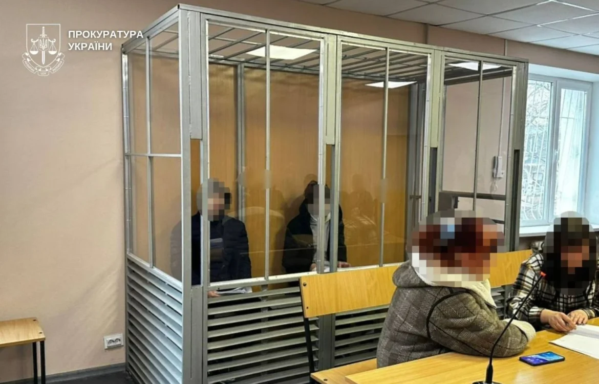 Двох підлітків у Дніпрі відправили під арешт за напад з ножем і побиття військового