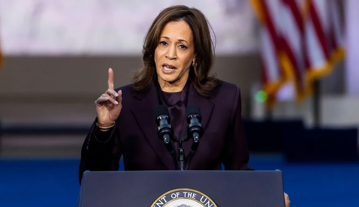 Камала Гарріс назвала удари по Ірану небезпечною авантюрою та втягуванням США у війну