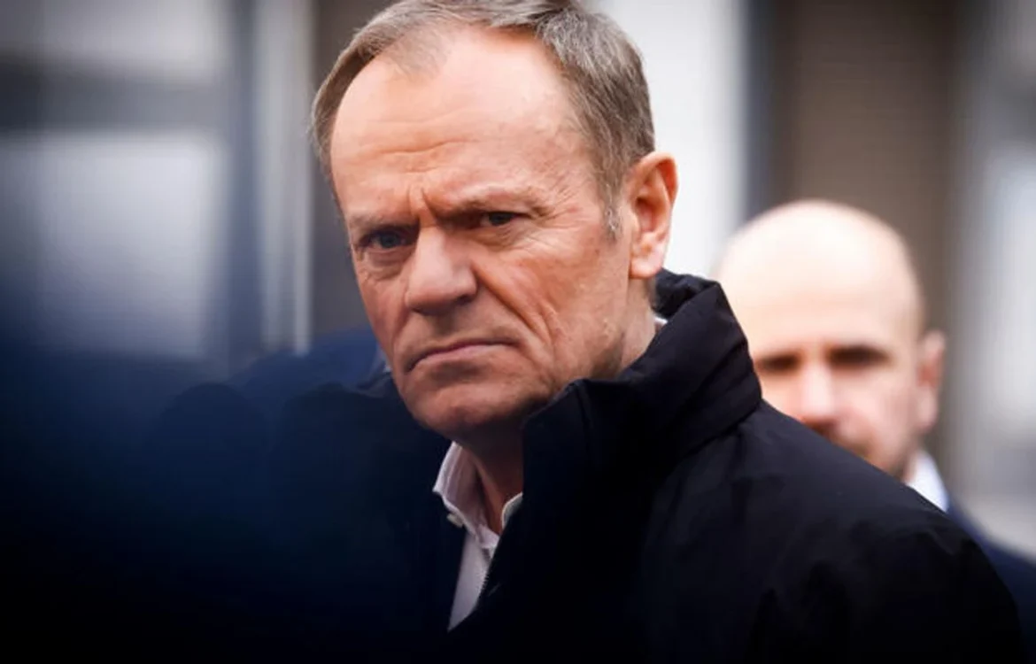 Туск відреагував на вето Навроцького та запустив план Б для переозброєння