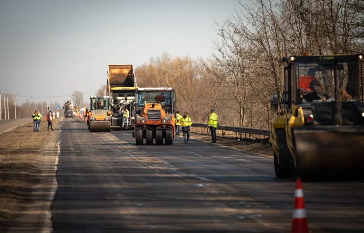 Захист від дронів і евакуаційні коридори - які дороги ремонтують насамперед