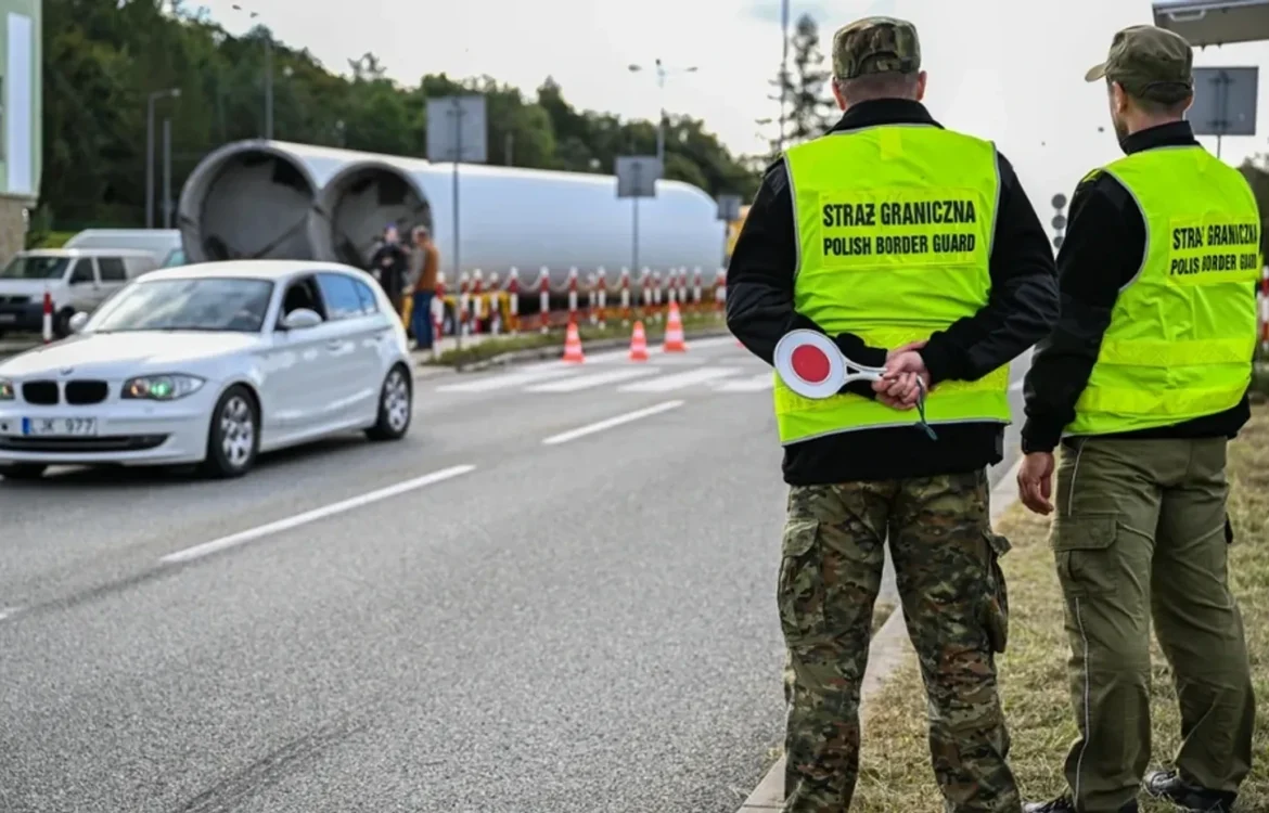 У Польщі затримали двох українців, які нелегально перевозили 12 росіян без документів