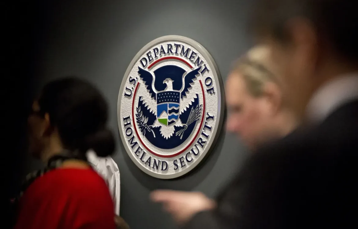 Трамп наказав виплатити зарплату всім працівникам Міністерства безпеки на тлі затяжного шатдауну