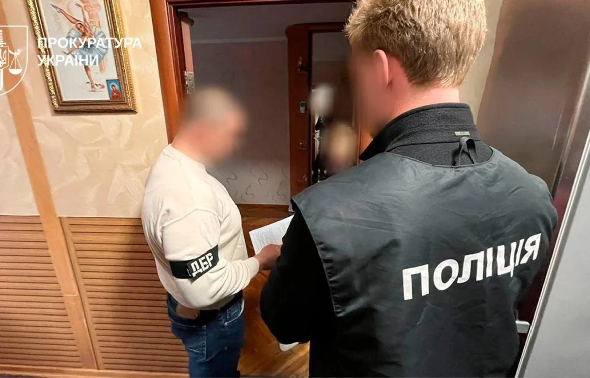 Посадовця Укрзалізниці взяли на отриманні 100 тисяч доларів хабара - Генпрокурор