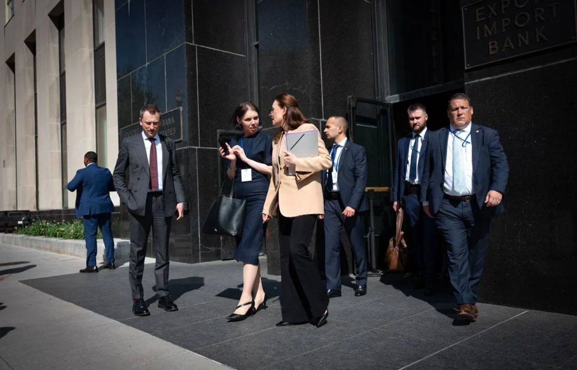 Україна залучить 300 млн доларів на енергообладнання для Нафтогазу та обговорює формат закупівлі локомотивів