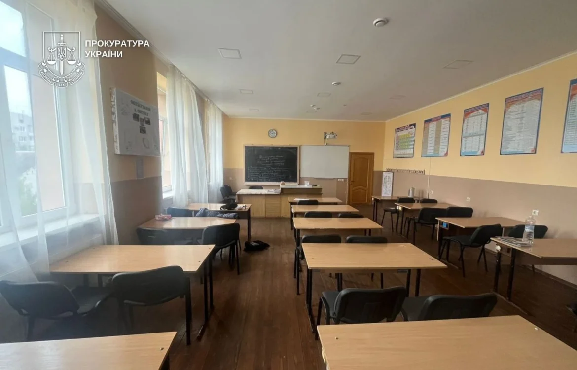 Стрілянина у школі на Закарпатті: 15-річному підлітку повідомили про підозру, прокуратура проситиме тримання під вартою