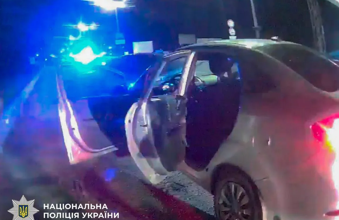У Києві підліток на авто бабусі влаштував нічні перегони із друзями, відкрито провадження