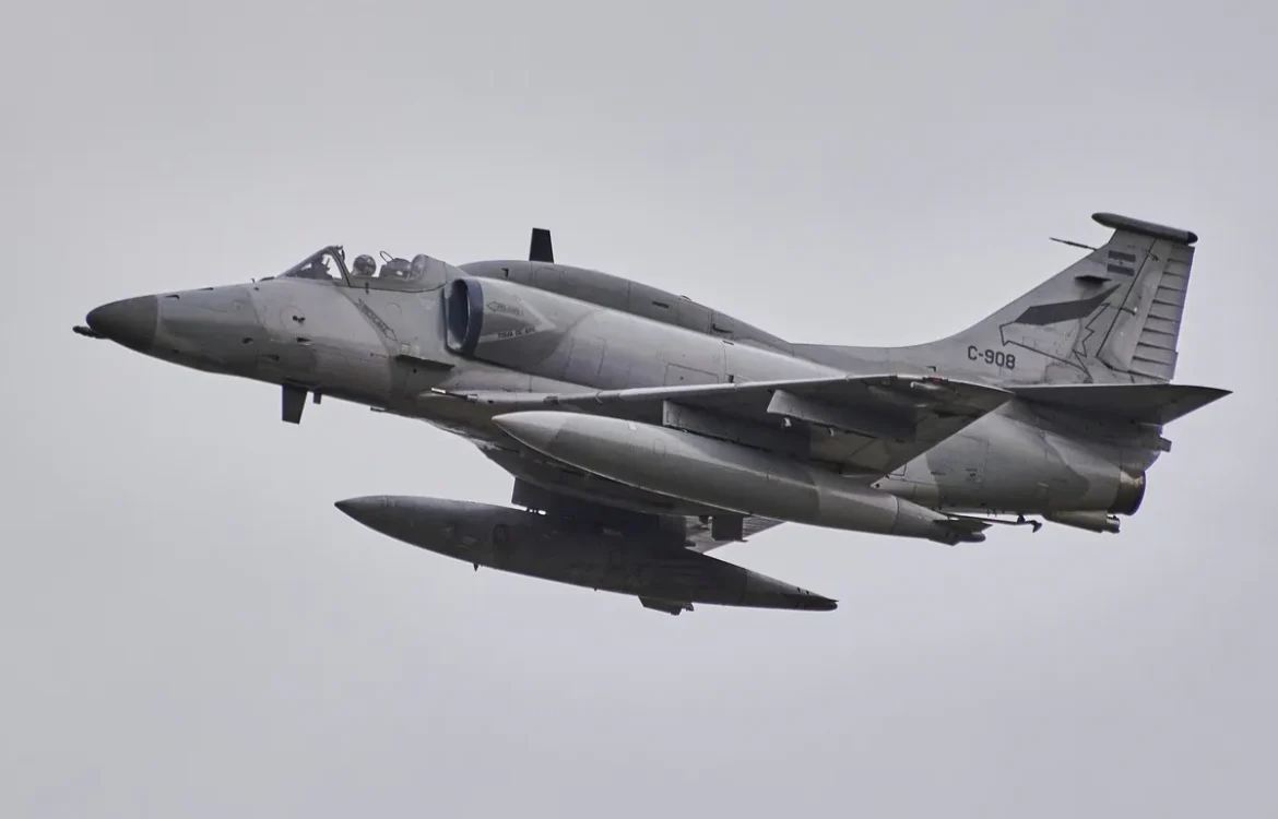 Аргентина списала легендарні A-4 Skyhawk і замінить їх F-16, які раніше планували передати Україні