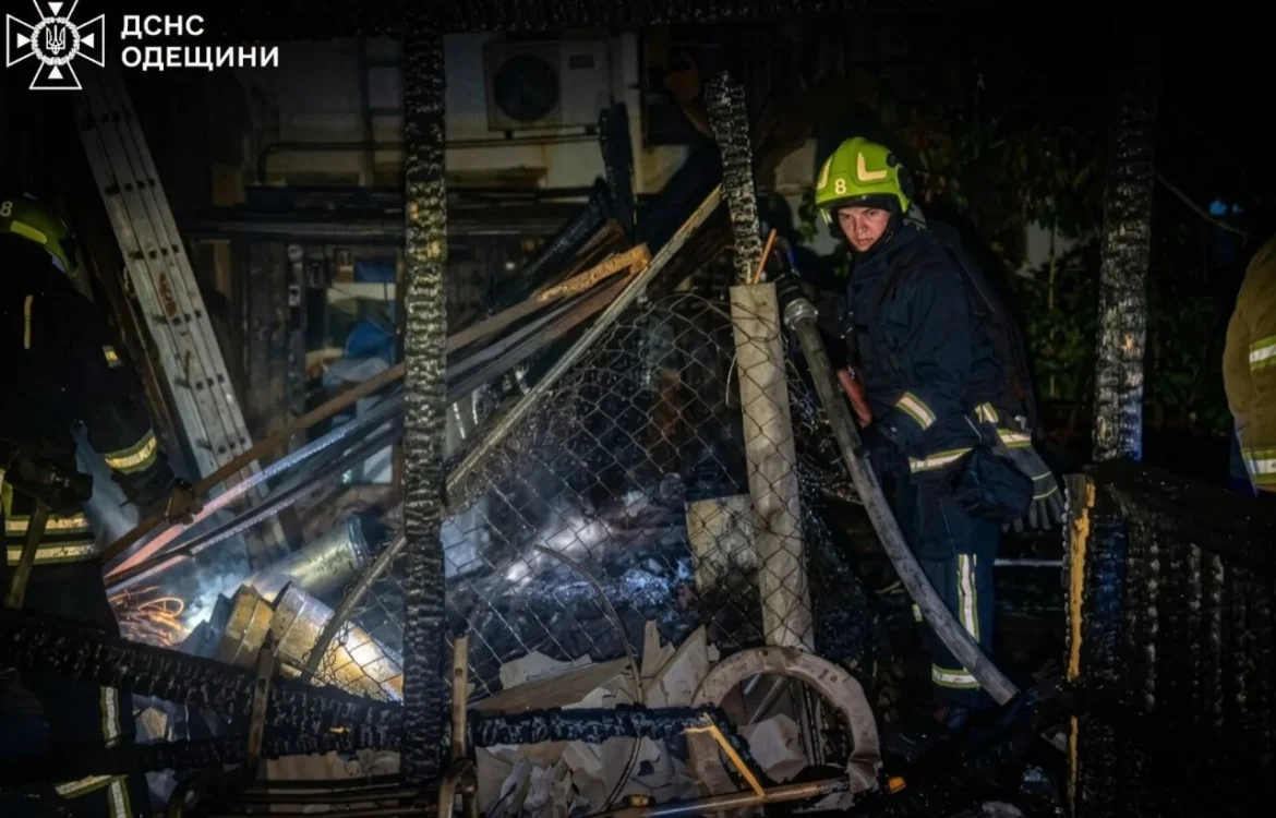 Окупанти вночі вдарили по Одесі, є поранений