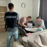 Ексочільник Мінкульту отримав підозру через схему виїзду за кордон на